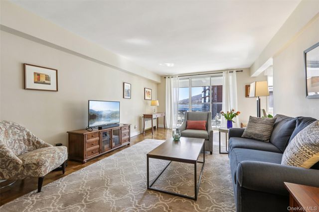 2 Salisbury Point 1E, Nyack, NY 10960