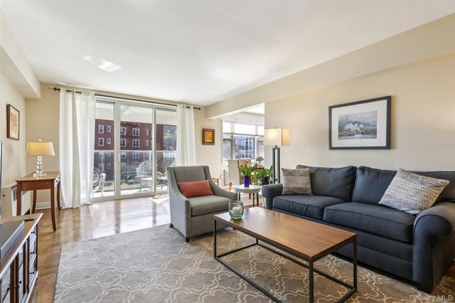 2 Salisbury Point 1E, Nyack, NY 10960