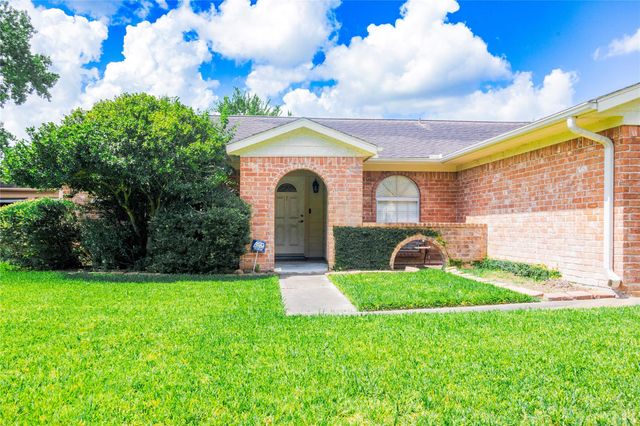 12231 Meadowdale Drive, Stafford, TX 77477