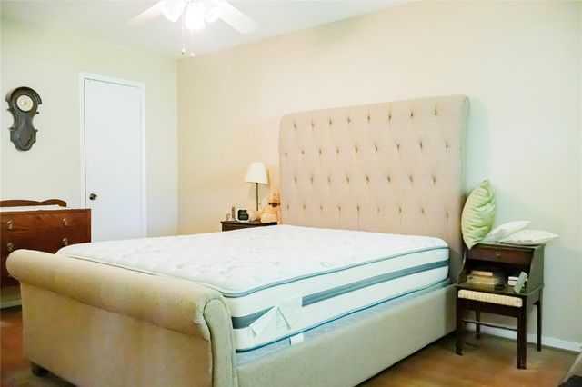 12231 Meadowdale Drive, Stafford, TX 77477