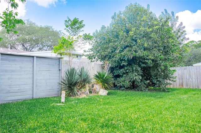 12231 Meadowdale Drive, Stafford, TX 77477