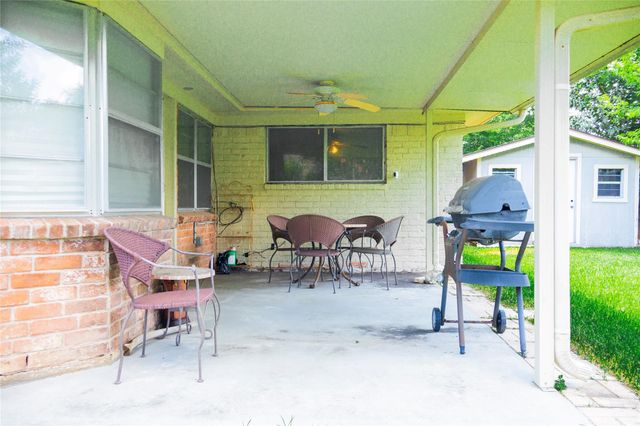 12231 Meadowdale Drive, Stafford, TX 77477