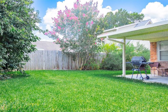 12231 Meadowdale Drive, Stafford, TX 77477