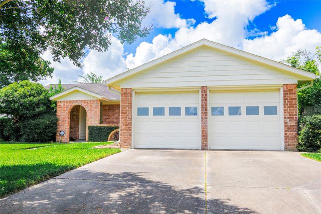 12231 Meadowdale Drive, Stafford, TX 77477