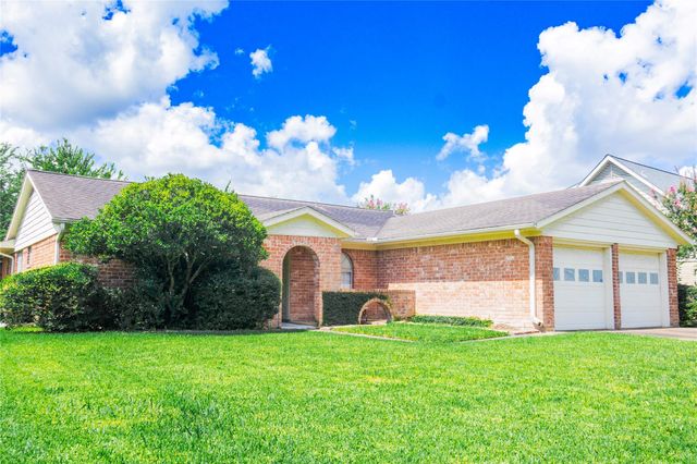 12231 Meadowdale Drive, Stafford, TX 77477