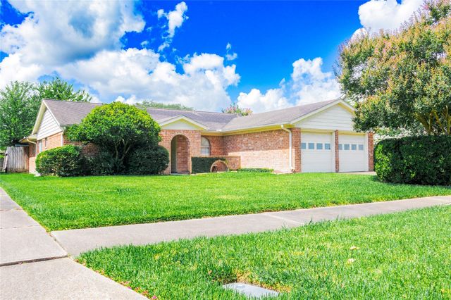 12231 Meadowdale Drive, Stafford, TX 77477