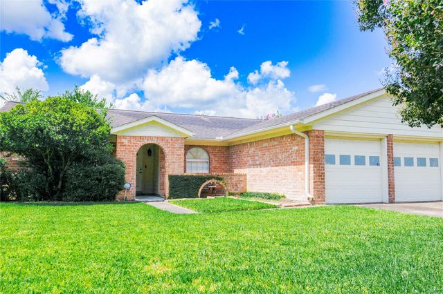 12231 Meadowdale Drive, Stafford, TX 77477