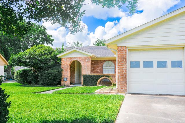 12231 Meadowdale Drive, Stafford, TX 77477