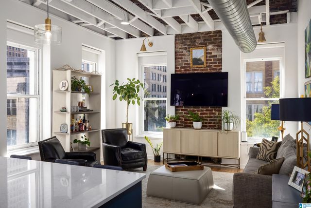 300 20th St N Apt 402, Birmingham, AL 35203