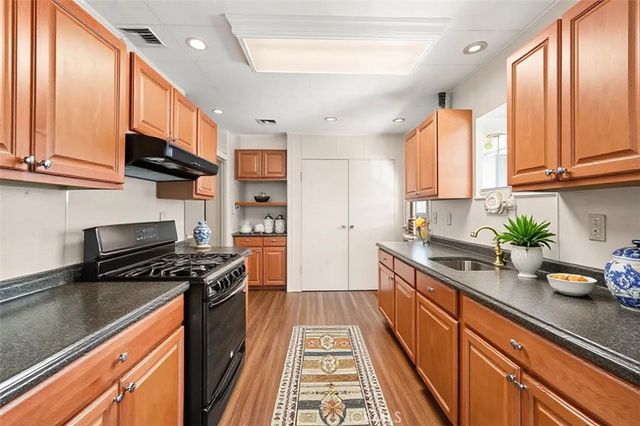 1400 West 13th Street 113, Upland, CA 91786