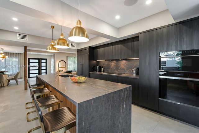 145 NE 49th St A, Miami, FL 33137