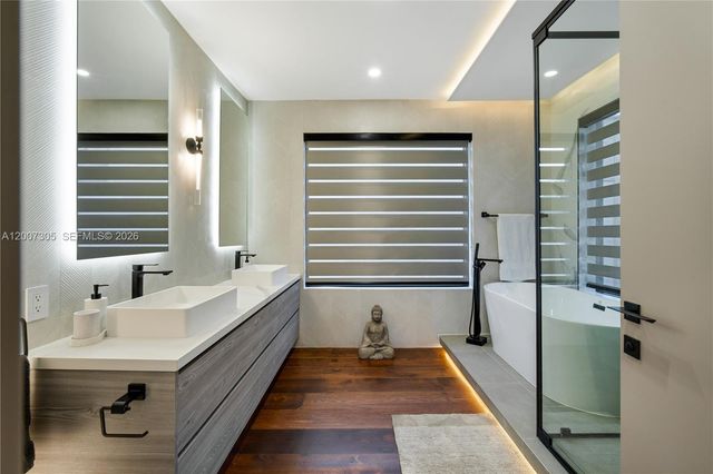 145 NE 49th St A, Miami, FL 33137