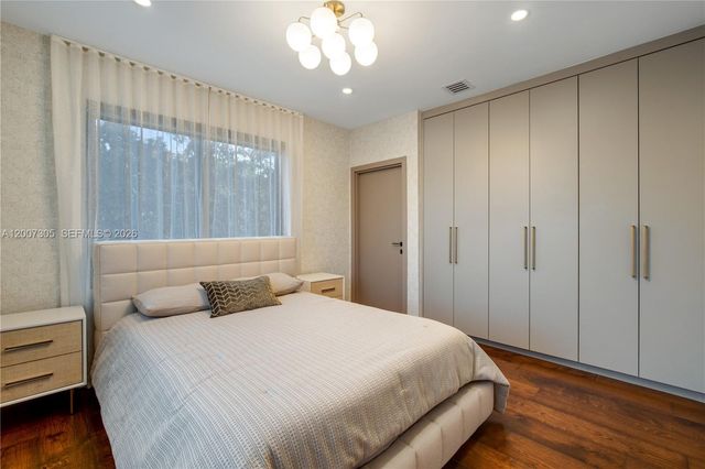 145 NE 49th St A, Miami, FL 33137