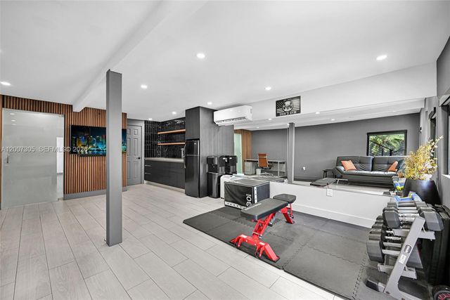 145 NE 49th St A, Miami, FL 33137