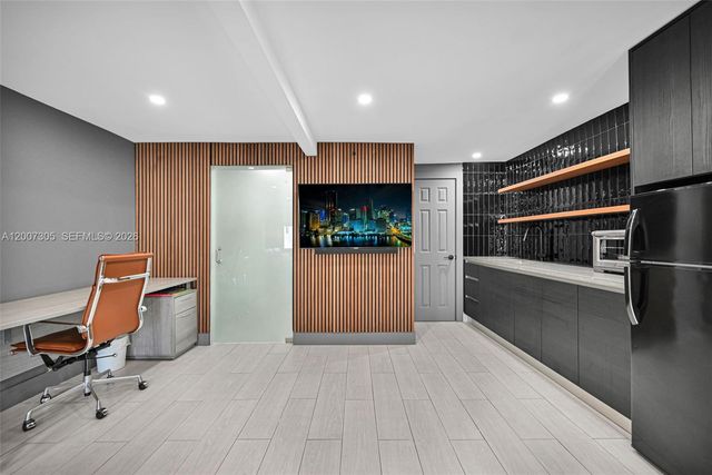 145 NE 49th St A, Miami, FL 33137