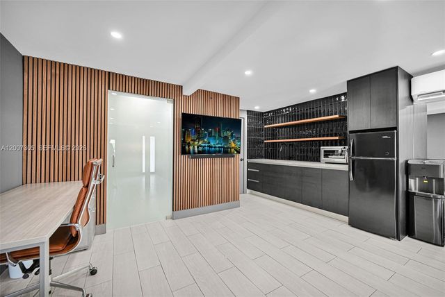 145 NE 49th St A, Miami, FL 33137