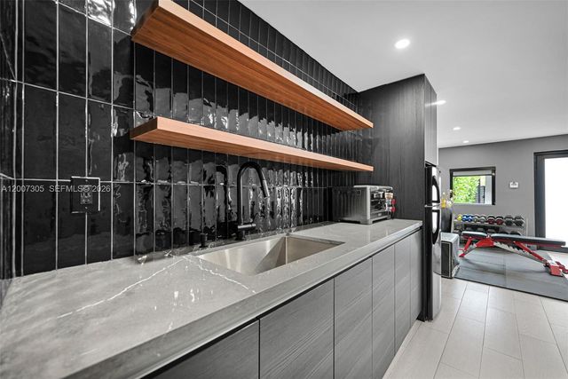 145 NE 49th St A, Miami, FL 33137