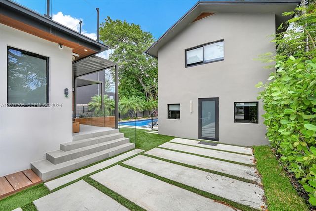 145 NE 49th St A, Miami, FL 33137