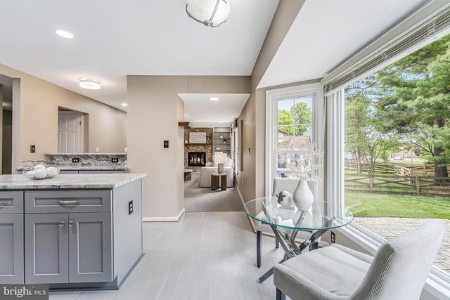 3316 THORNGATE DR, Herndon, VA 20171