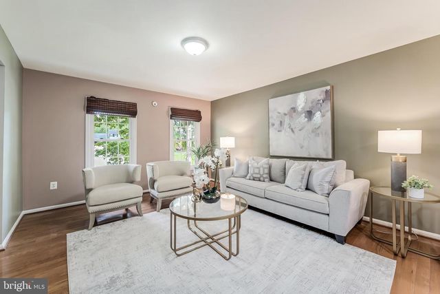 3316 THORNGATE DR, Herndon, VA 20171