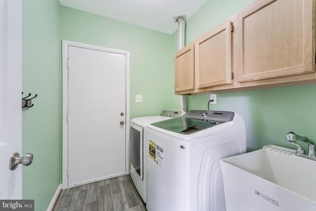 3316 THORNGATE DR, Herndon, VA 20171