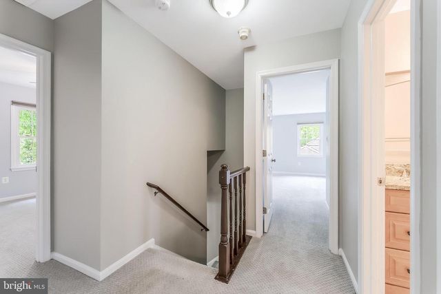 3316 THORNGATE DR, Herndon, VA 20171