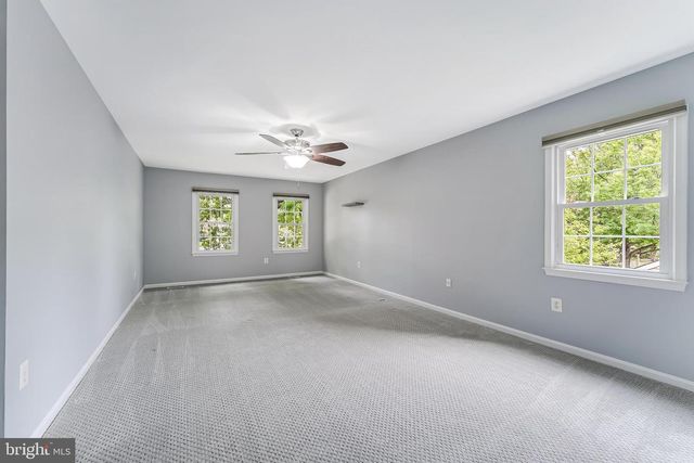 3316 THORNGATE DR, Herndon, VA 20171