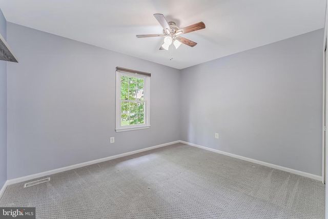 3316 THORNGATE DR, Herndon, VA 20171