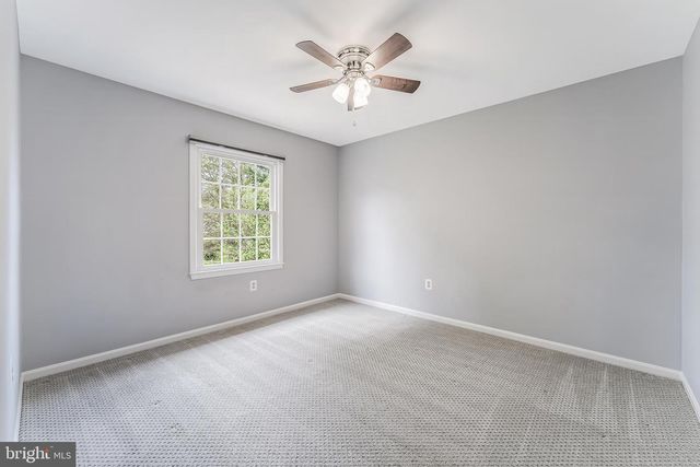 3316 THORNGATE DR, Herndon, VA 20171