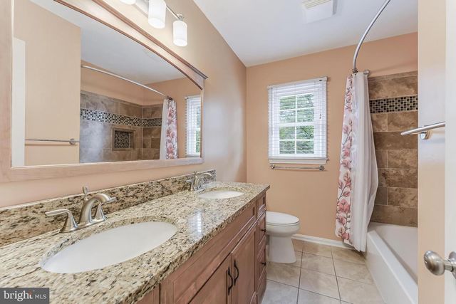 3316 THORNGATE DR, Herndon, VA 20171