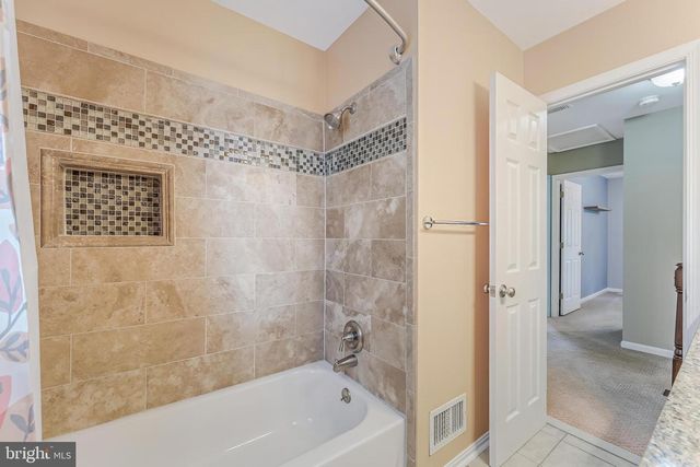 3316 THORNGATE DR, Herndon, VA 20171