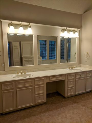 5106 Olympia Fields Lane, Houston, TX 77069