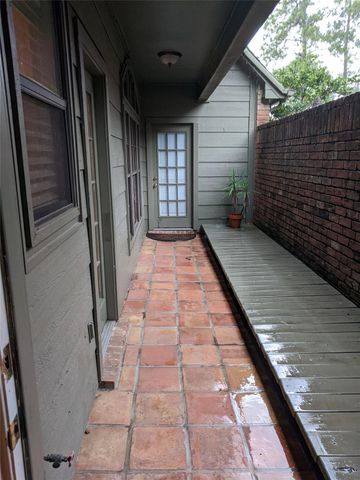 5106 Olympia Fields Lane, Houston, TX 77069