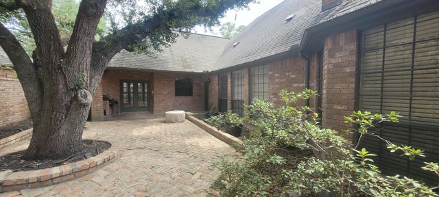 5106 Olympia Fields Lane, Houston, TX 77069