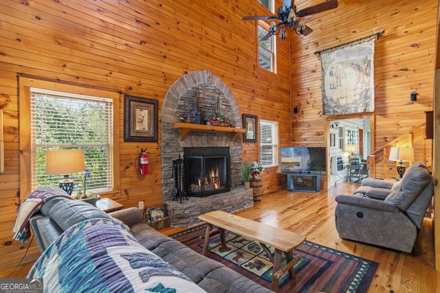 142 Oak Hill Drive, Mineral Bluff, GA 30559