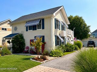 14 Cook Street Upstairs, Monmouth Beach, NJ 07750
