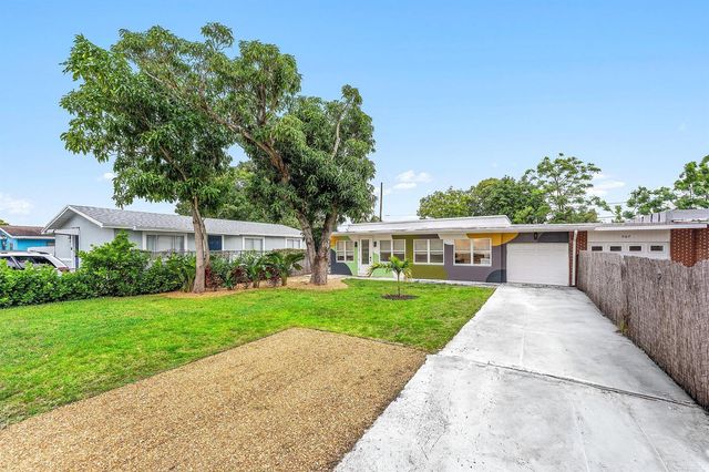 709 SW 9th Court, Delray Beach, FL 33444
