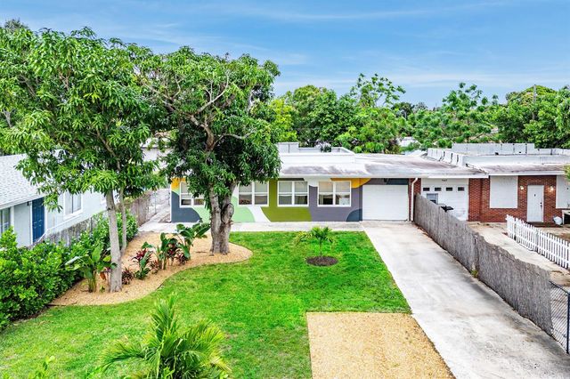 709 SW 9th Court, Delray Beach, FL 33444
