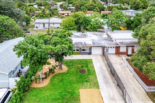 709 SW 9th Court, Delray Beach, FL 33444