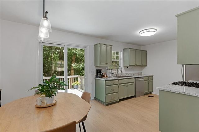 5705 Princeton Oaks Drive, Buford, GA 30518
