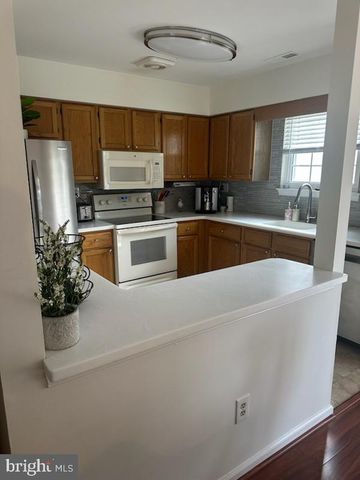 24 CRAIG CT, Newtown, PA 18940