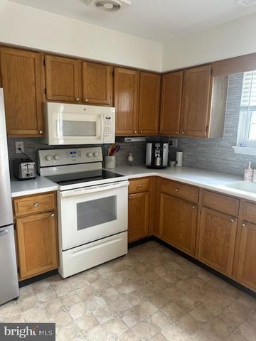 24 CRAIG CT, Newtown, PA 18940