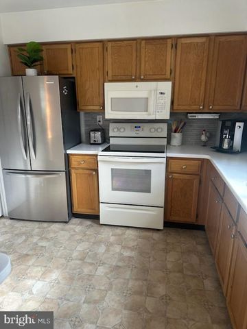 24 CRAIG CT, Newtown, PA 18940