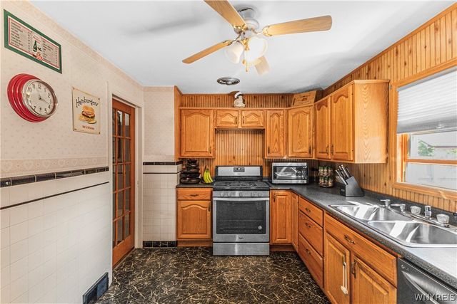 253 South Ogden Street E, Buffalo, NY 14206
