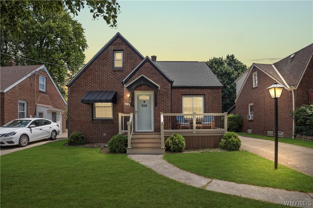 253 South Ogden Street E, Buffalo, NY 14206