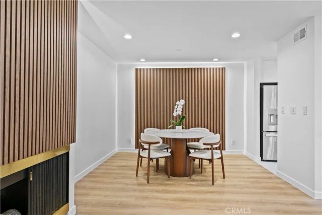 949 N Kings 215, West Hollywood, CA 90069