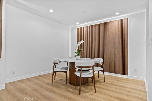 949 N Kings 215, West Hollywood, CA 90069