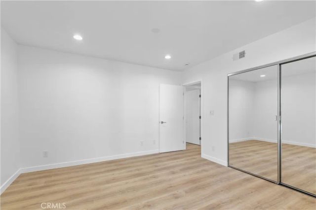 949 N Kings 215, West Hollywood, CA 90069