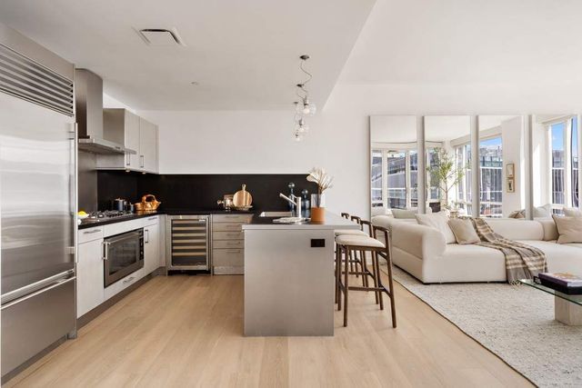330 Spring St Apt 10B, New York City, NY 10013