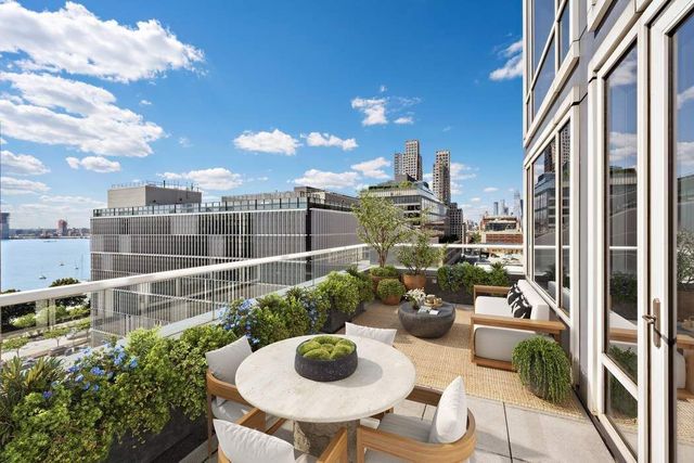 330 Spring St Apt 10B, New York City, NY 10013